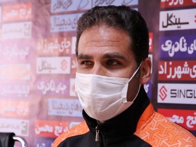 صادقی: مقابل تراکتور کافی است یک لحظه تمرکز نداشته باشید/ روی گل اول داور تصمیم درستی گرفت