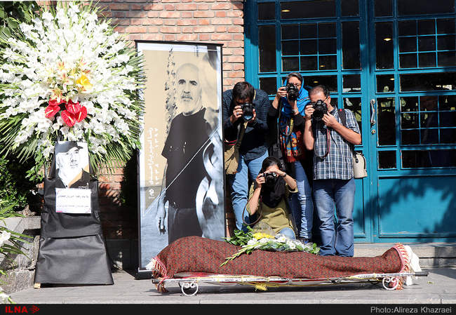 مراسم تشییع پیکر رضا امیر یار احمدی