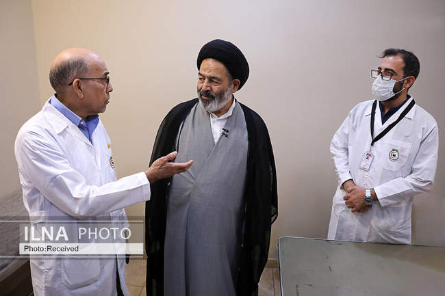  بازدید سرپرست حجاج ایرانی از زائران کشورمان و مرکز پزشکی هلال احمر د