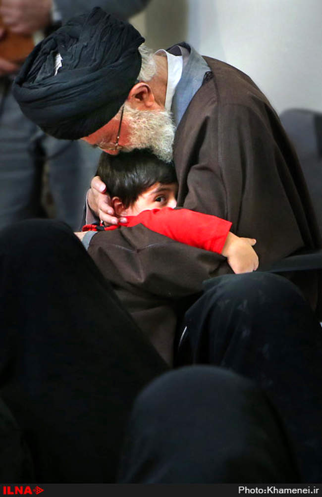 دیدار خانواده شهدای مدافعان حرم اهل بیت(ع) با رهبر انقلاب