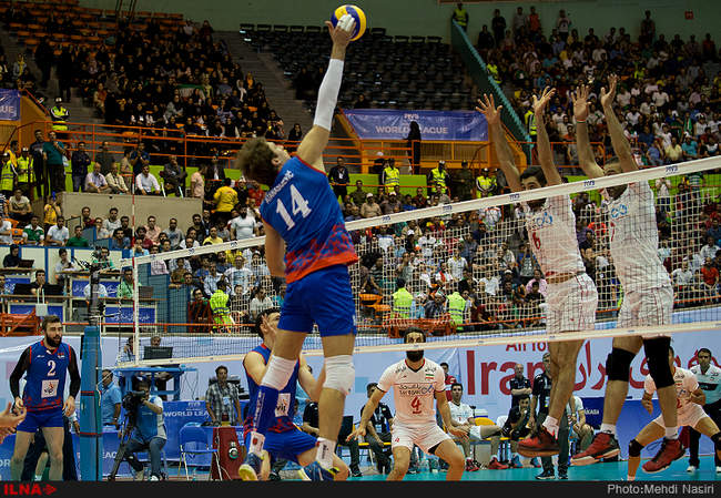 مسابقه‌ی تیم‌های ملی والیبال ایران و صربستان