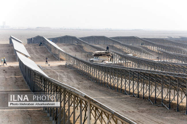 بازدید اصحاب رسانه از نیروگاه خورشیدی