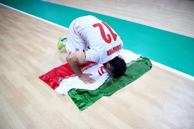 خوشحالی ملی‌پوشان فوتسال ایران پس از قهرمانی در بازی‌های کشورهای ا�