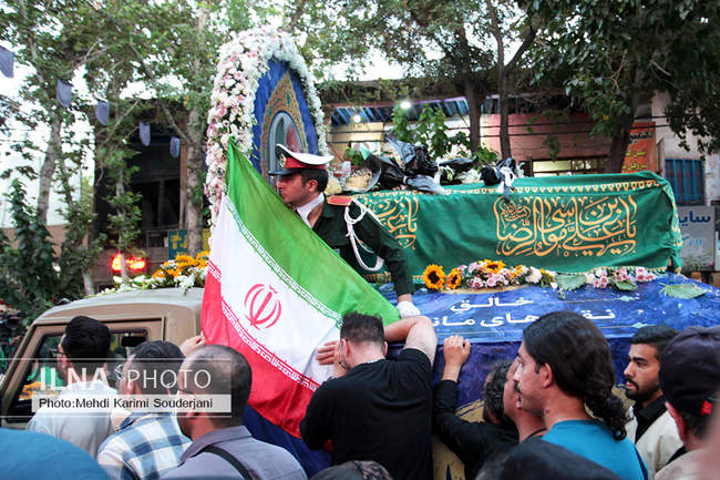 تشییع پیکر استاد فرشچیان در اصفهان