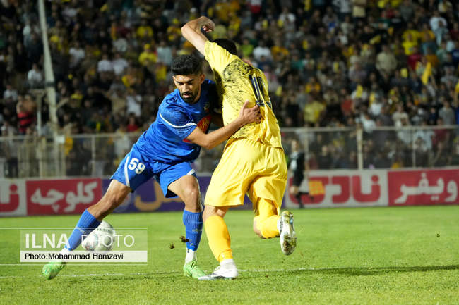 دیدارتیم های فوتبال فجرشهیدسپاسی و داماش گیلان