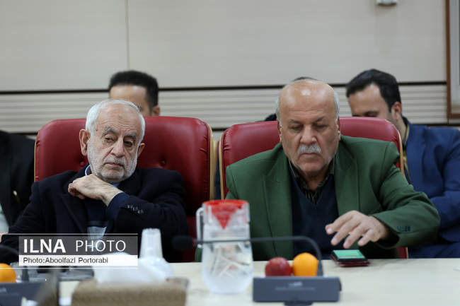 نشست صمیمی اعضای ستاد انتخاباتی دکتر پزشکیان با استاندار قزوین