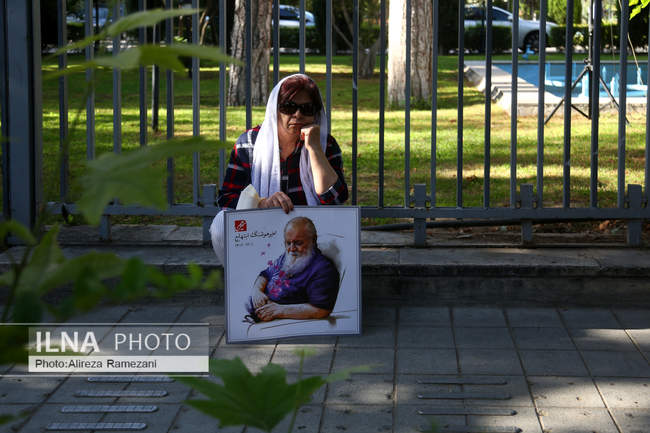 تشییع پیکر هوشنگ ابتهاج در تهران