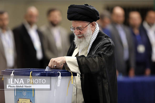 حضور رهبر معظم انقلاب در چهاردهمین دوره انتخابات ریاست جمهوری 