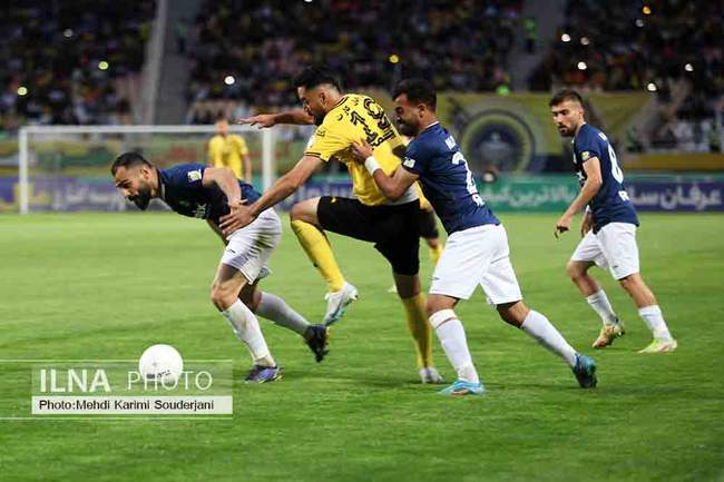 توقف تیم فوتبال سپاهان اصفهان مقابل ملوان بندر انزلی