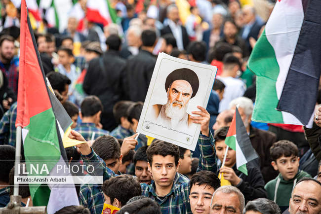 راهپیمایی گرامیداشت روز ۱۳ آبان