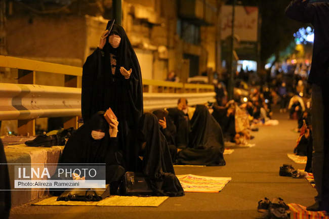 مراسم احیای شب نوزدهم ماه مبارک رمضان در خیابان ری