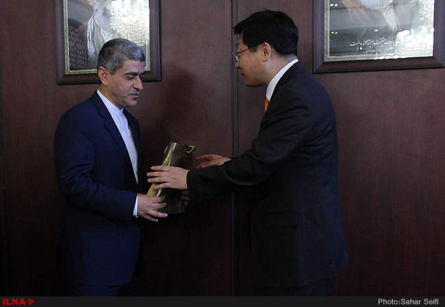 دیدار طیب نیا وزیر امور اقتصادی و داریی کشورمان با جوهیونگ وان وزیر ت