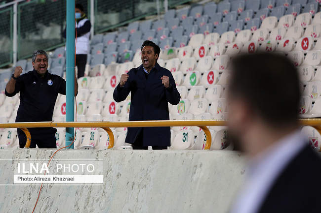 دیدار تیم های استقلال تهران و گل گهر سیرجان