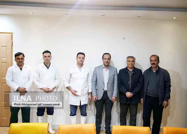 بازدید خبرنگاران از کشتارگاه مرغ آبیدر سنندج 