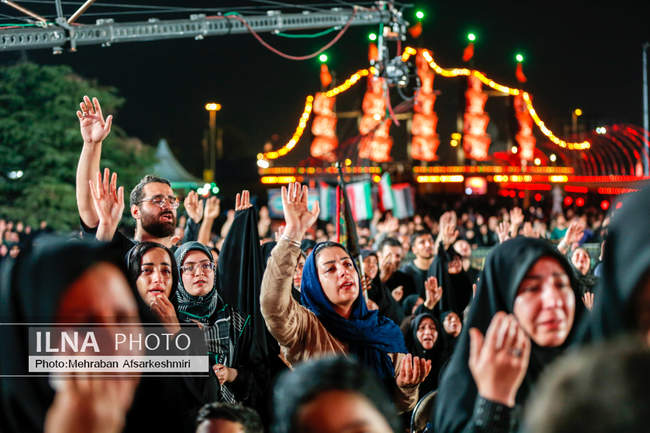برگزاری سومین سوگواره محرم شهر در میدان آزادی