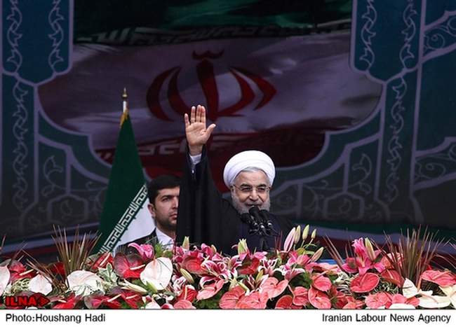 حضور رییس جمهور در راهپیمایی یوم الله ۲۲ بهمن