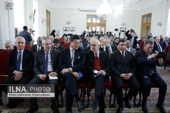 نشست وزیر امور خارجه با سفرا و روسای نمایندگی‌های خارجی مقیم تهران