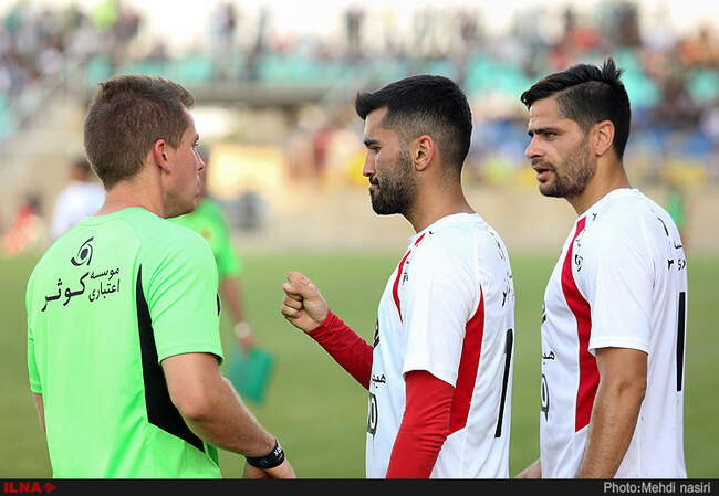 دیدار دوستانه تیم‌های فوتبال بزرگسالان پرسپولیس و تیم امید این باشگاه
