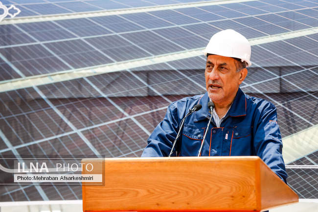 نصب پنل های خورشیدی در سالن اجلاس سران