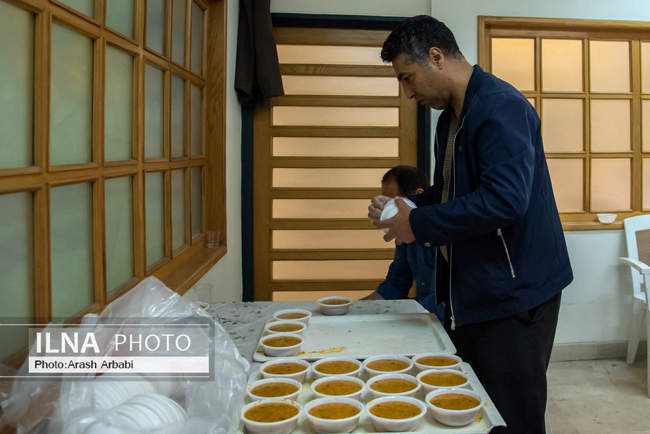 ضیافت افطاری خانه کارگر با حضور کارگران و بازنشستگان-شب هشتم ماه رمض�