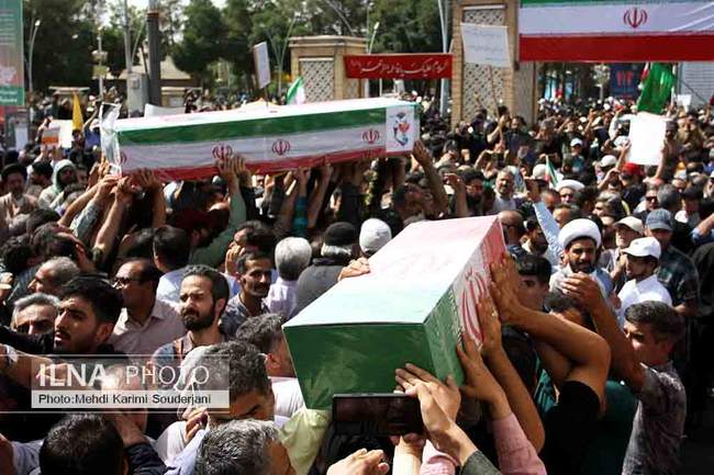 راهپیمایی خشم و نصر و تشییع شهدا در اصفهان