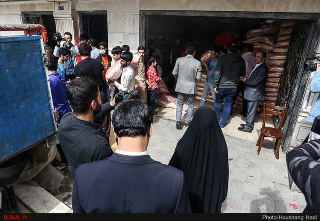 اهدای کمک‌های مردمی جمع‌ آوری شده توسط سامانه هف‌هشتاد به سیل‌زدگ