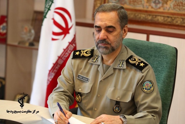 انتقام خون سردار سلیمانی هیچگاه از دستور کار نیروهای مسلح کشور خارج نخواهد شد 