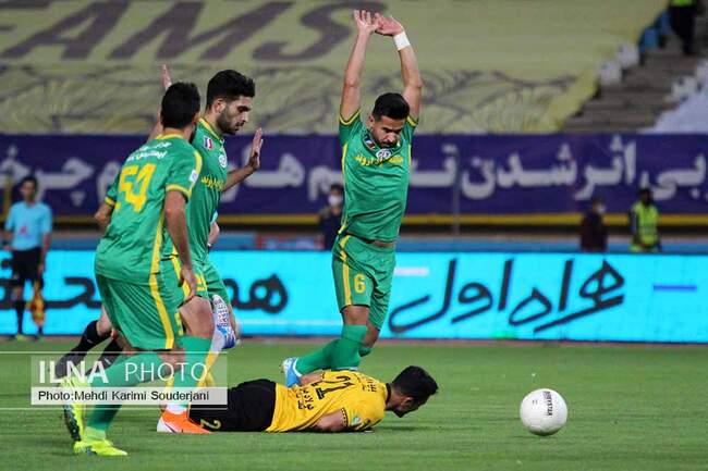 برد قاطع سپاهان برابر صنعت نفت آبادان 