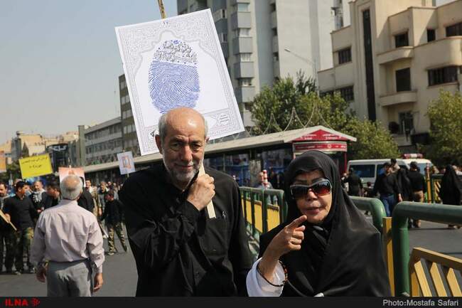 راهپیمایی نمازگزاران در اعتراض به سخنان رئیس جمهور آمریکا