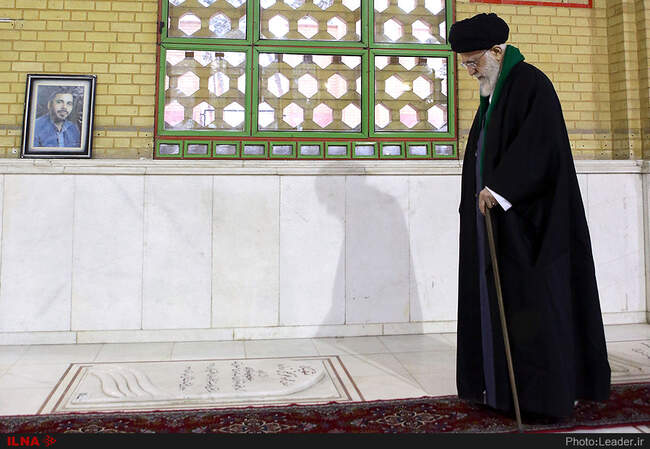 گزارش تصویری حضور رهبر انقلاب در مرقد مطهر امام راحل و گلزار شهدا