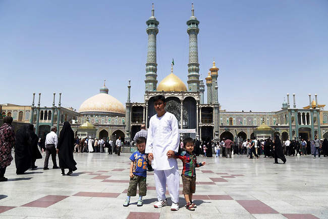 حال و هوای زائران در روز میلاد حضرت فاطمه معصومه(س)