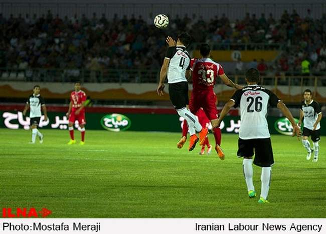 بازی فوتبال صبا قم و پرسپولیس تهران