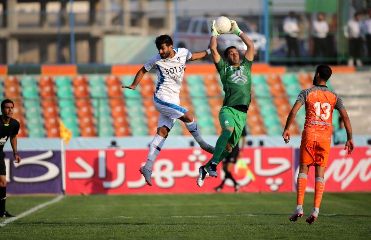 حضور مربی خارجی پرسپولیس در دیدار سایپا و پیکان