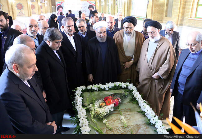 تجدید میثاق رئیس جمهور و اعضای هیئت دولت با آرمان های امام راحل