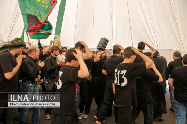مراسم خیمه‌سوزان ظهر عاشورا در چهارراه گلوبندک تهران /2