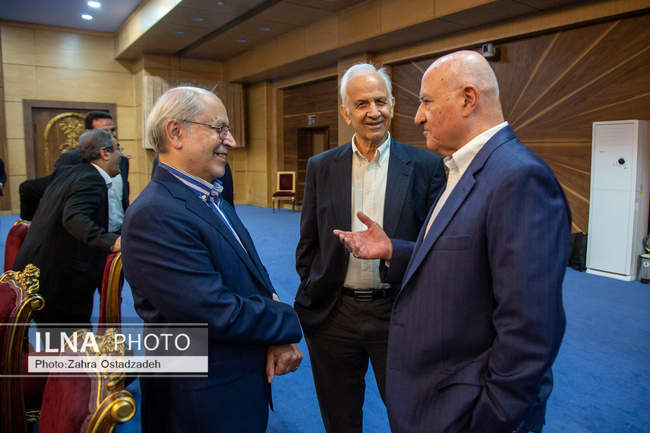 نشست صمیمی رئیس جمهور با جمعی از فرهیختگان علمی و اقتصادی