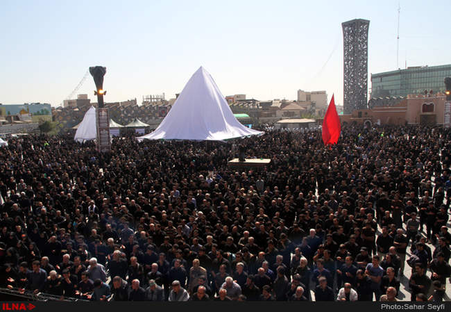 مراسم عاشورای حسینی در میدان امام حسین(ع)