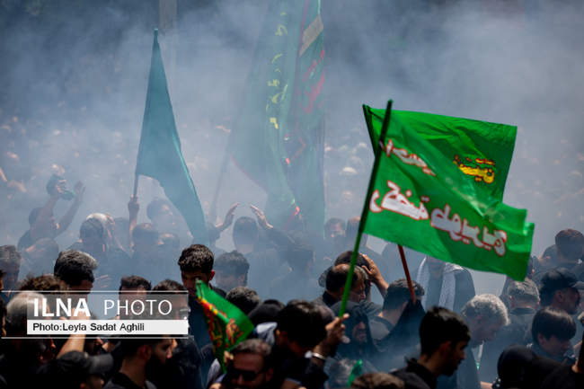 مراسم خیمه‌سوزان ظهر عاشورا در چهارراه گلوبندک تهران/1
