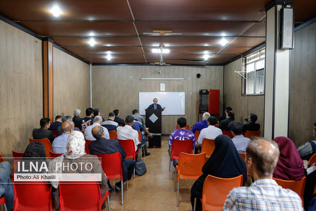 گردهمایی کارگران قراردادی و پیمانی در خانه کارگر