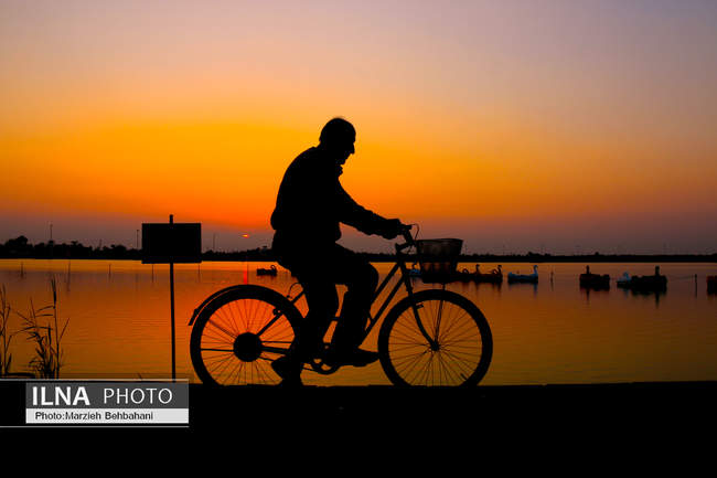 *سایهی غروب در قلب آبادان؛ روایت تصویری از زندگی، نگاه و نفسهای آخ