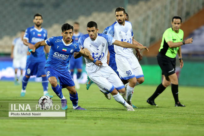 دیدار تیمهای فوتبال استقلال تهران و ملوان بندرانزلی