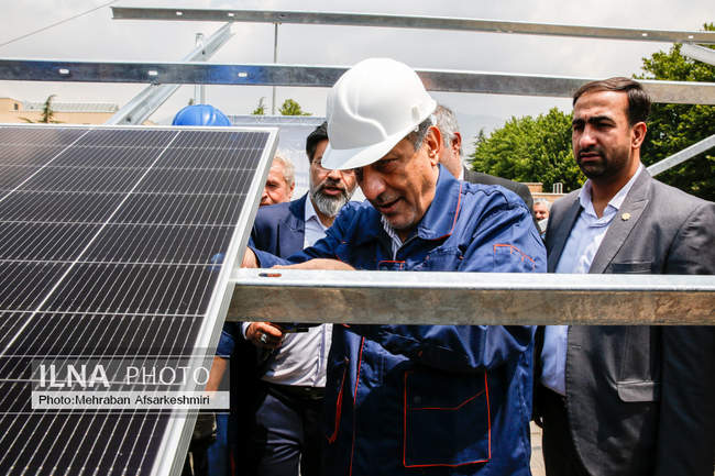 نصب پنل های خورشیدی در سالن اجلاس سران