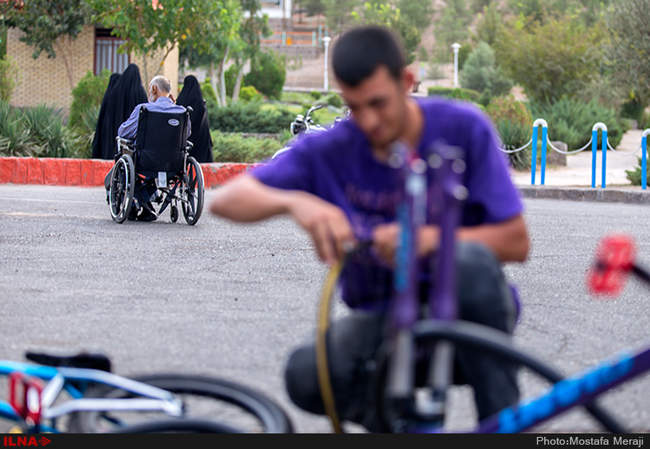 آماده سازی تیم دوچرخه سواری بی ام ایکس در بوستان علوی قم