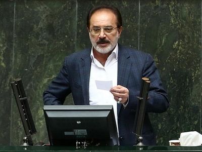 به جای ربیعی وزیری جوان روی کار بیاید