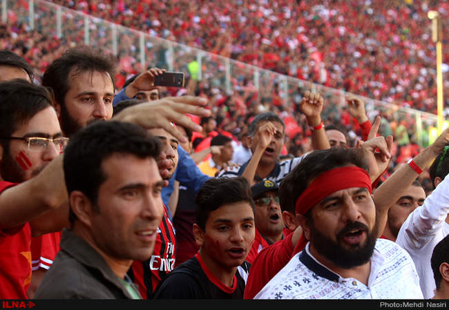 دیدار تیم های فوتبال پرسپولیس تهران و راه آهن تهران/2