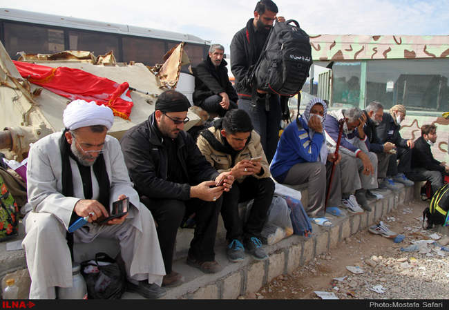 ورود زائران خسته کربلا به شهر مهران/21