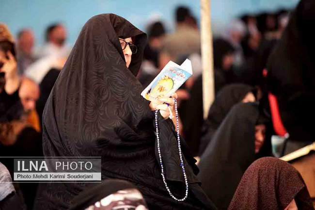 مراسم دعای عرفه در گلستان شهدای اصفهان