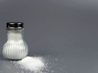 بررسی علل هوس خوردن نمک و بهترین راه حل آن
