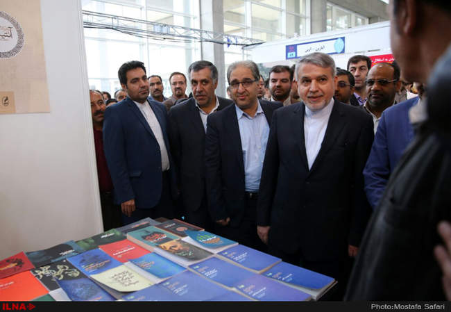 حضور  سید رضا صالحی امیری وزیر فرهنگ و ارشاد در سی‌‌اُمین نمایشگاه ب