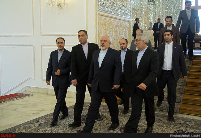 تقدیم استوارنامه آصف درانی سفیر جدید پاکستان به ظریف وزیر امورخارجه 